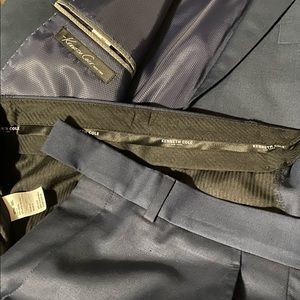 Kenneth Cole New York 40S Blue Suit